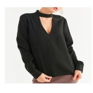 ‼️bundle deal‼️ UO oversized keyhole cutout blouse